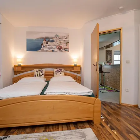 Gemuetliche In Der Naehe Von Gmunden *